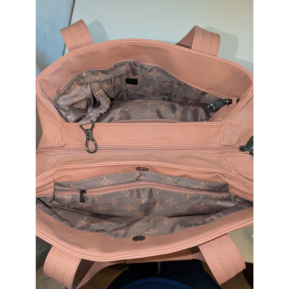 Lug Tempo Matte Lux Blush Pink organized travel bag - Picture 4 of 9